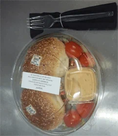 מארז בוקר סלט ולחמניה